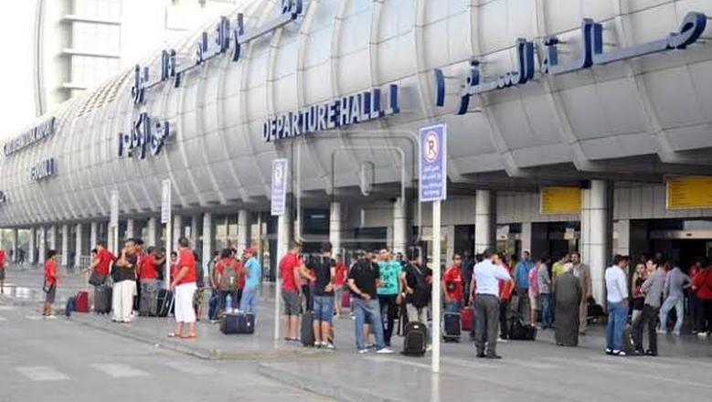 مطار القاهرة الدولي يلغي العمل بـ كارت الجوازات الورقي للركاب المصريين